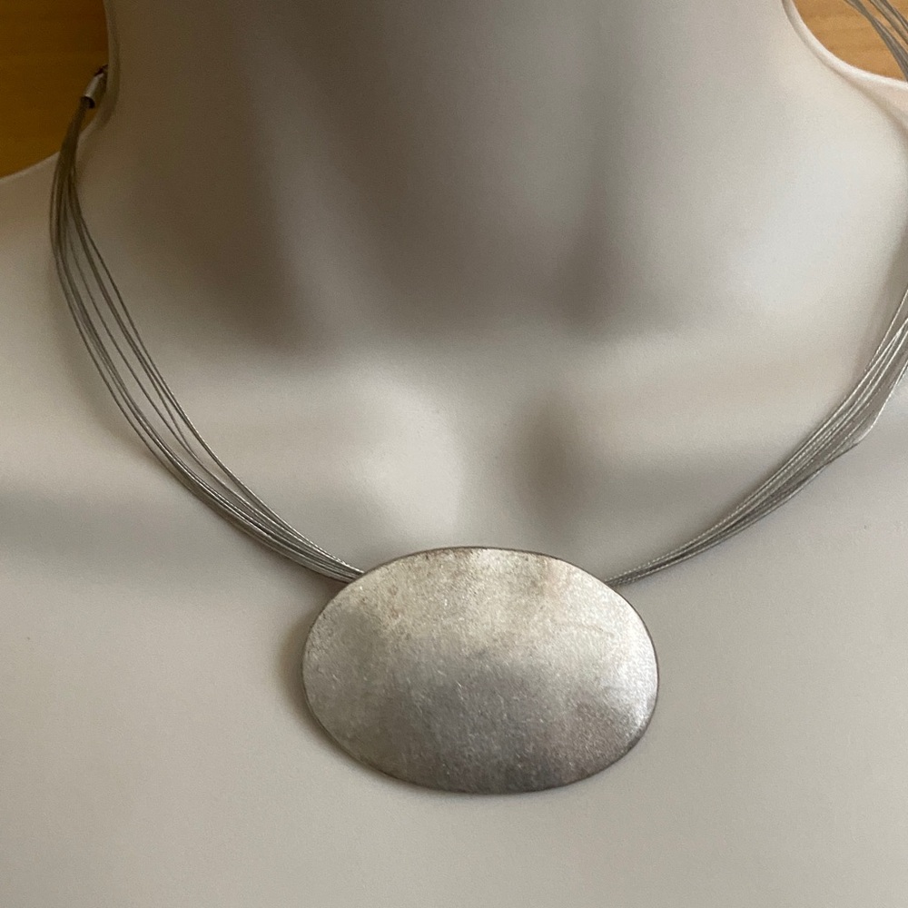 SILVER OVAL PENDANT NECKLACE MULTI WIRED CORD - Picture 2 of 5